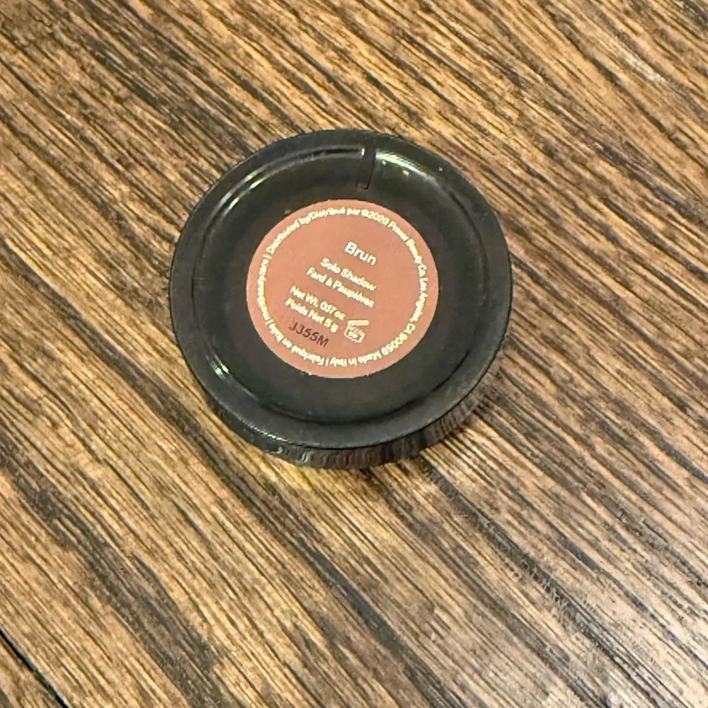 Merit Solo Shadow EYE COLOR in Brun